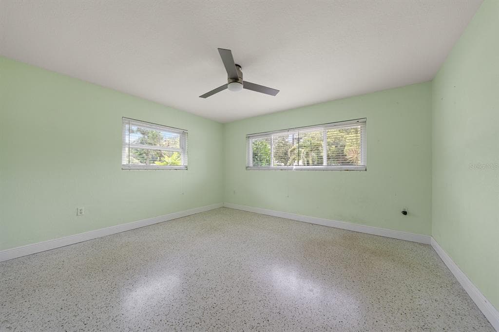 101 S NEPTUNE AVENUE photo 16