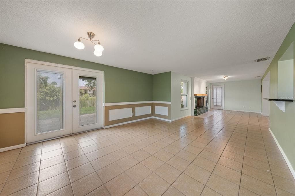101 S NEPTUNE AVENUE photo 10