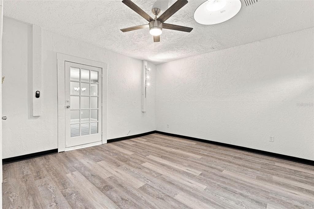 1005 ALSTON LANE photo 22