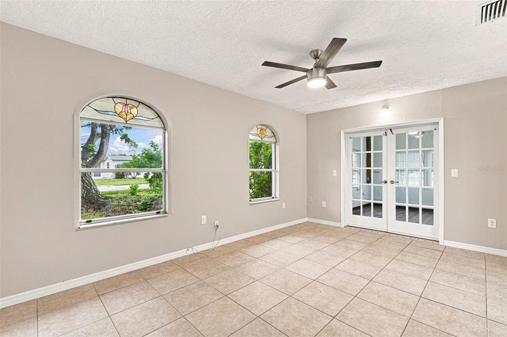 1005 ALSTON LANE photo 14