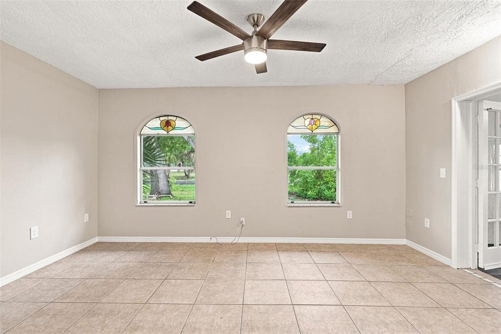 1005 ALSTON LANE photo 15