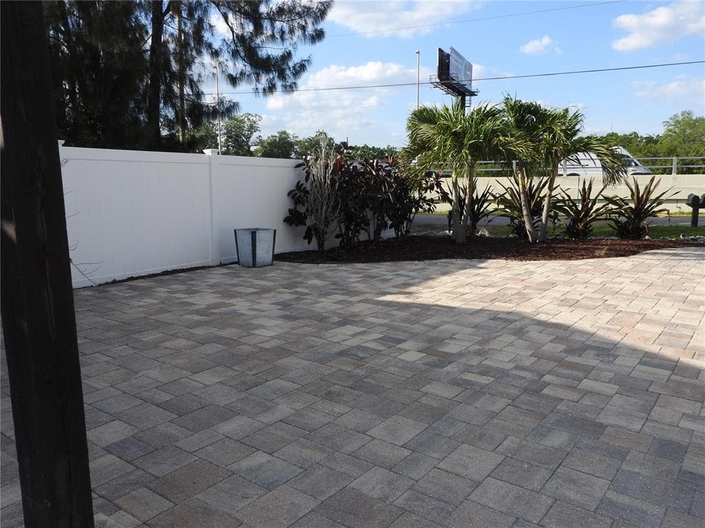 8822 ROCKY CREEK DRIVE photo 6