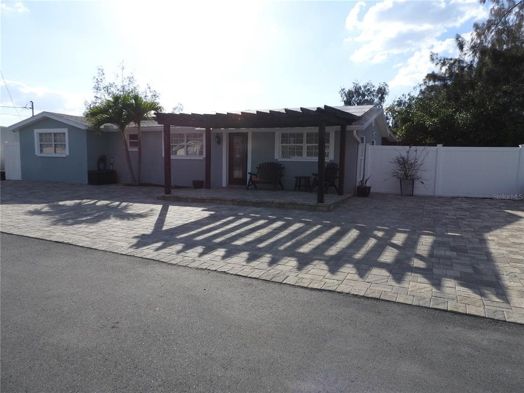8822 ROCKY CREEK DRIVE photo 5
