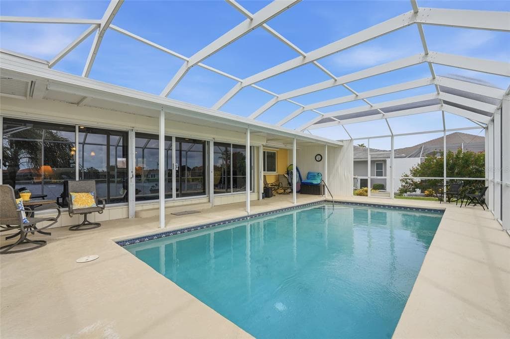 365 BELAIRE COURT photo 23