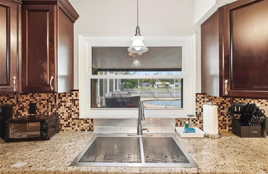 2460 BEACON GROVES BOULEVARD photo 22