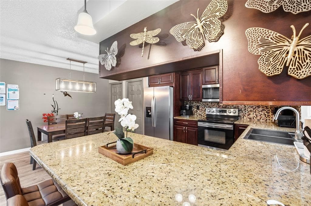 2460 BEACON GROVES BOULEVARD photo 18
