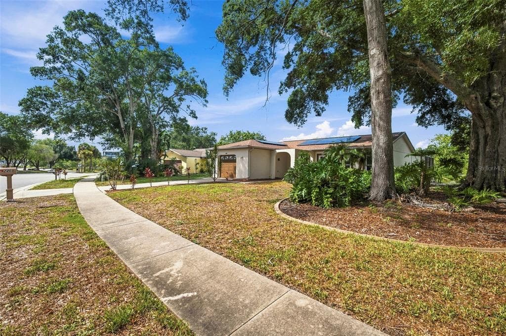 2460 BEACON GROVES BOULEVARD photo 4