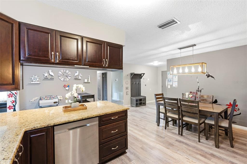 2460 BEACON GROVES BOULEVARD photo 21