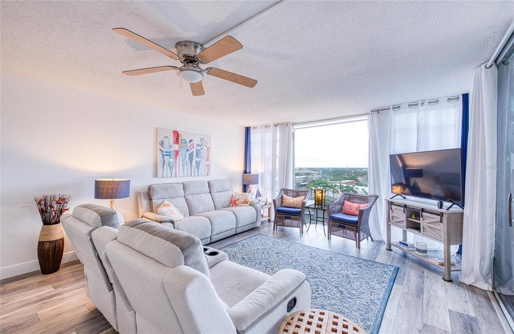 7400 SUN ISLAND DRIVE S 709 photo 17