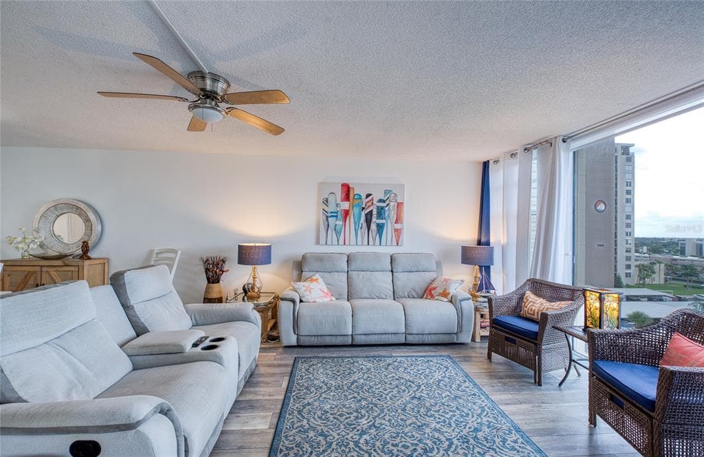 7400 SUN ISLAND DRIVE S 709 photo 20