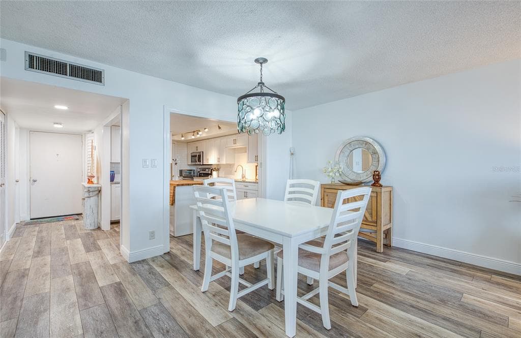 7400 SUN ISLAND DRIVE S 709 photo 14