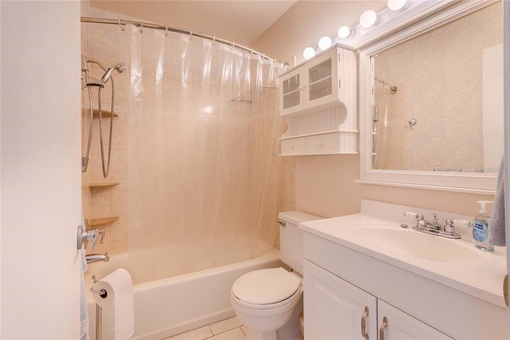 1640 STICKNEY POINT ROAD 201 photo 21
