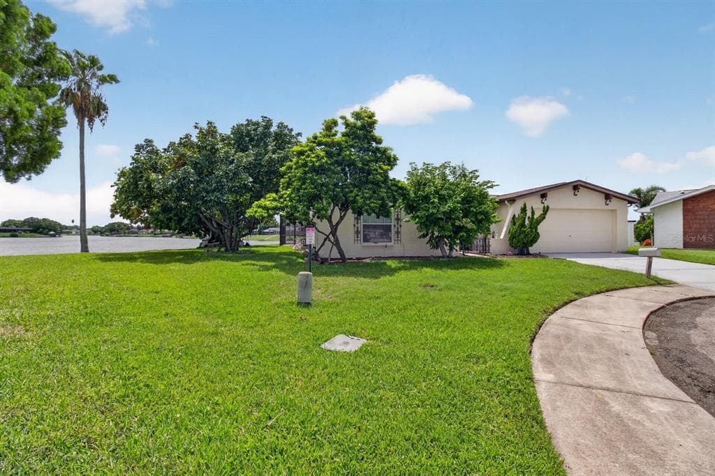 9615 TOWANDA LANE photo 4