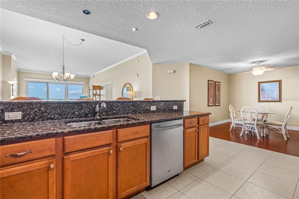 1705 S ATLANTIC AVENUE 301 photo 21