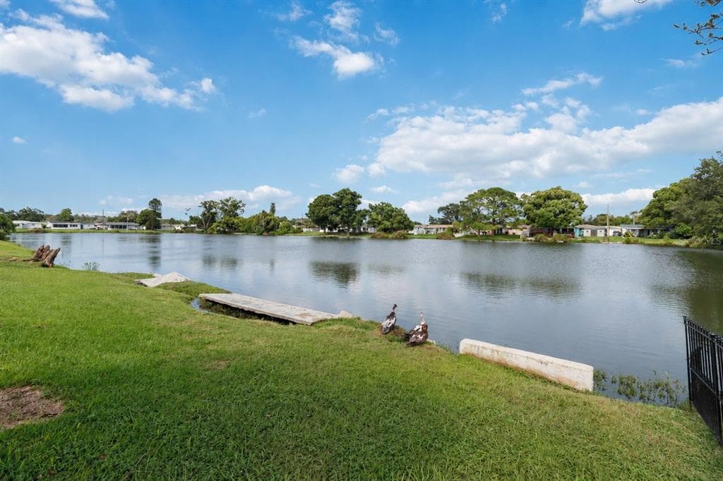 2044 PAMELA DRIVE photo 2