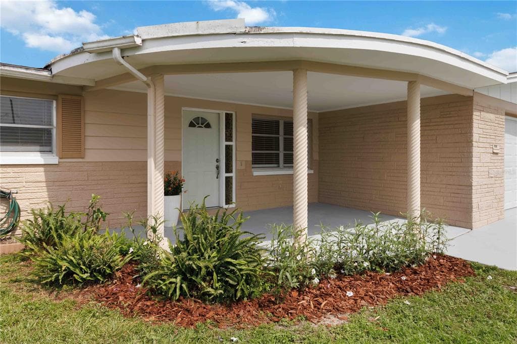 2044 PAMELA DRIVE photo 4
