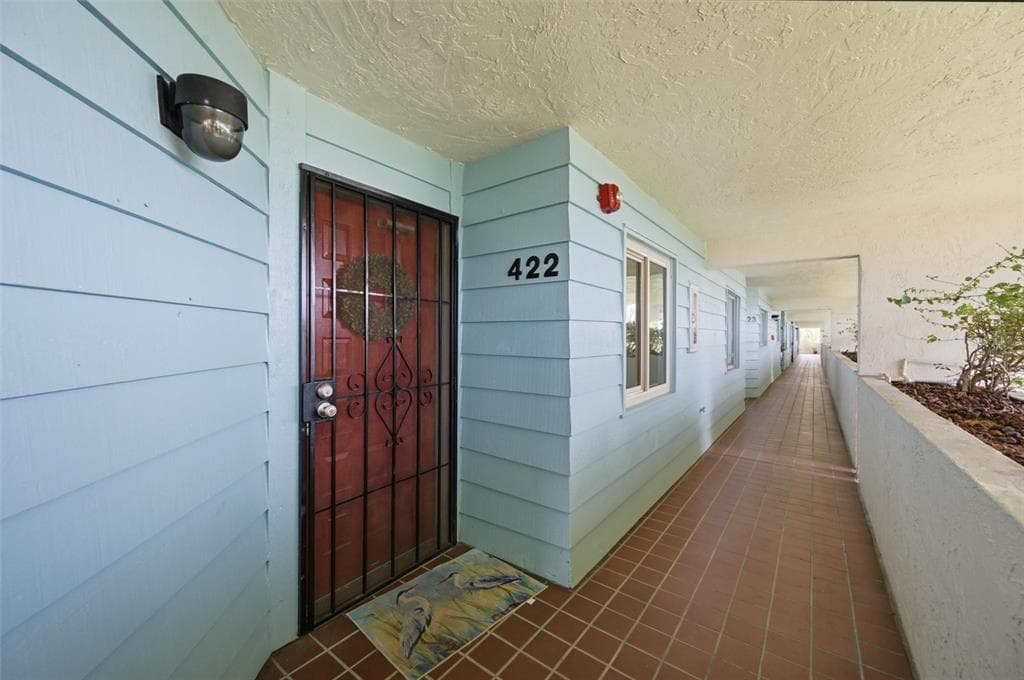9604 CORTEZ ROAD W 422 photo 2