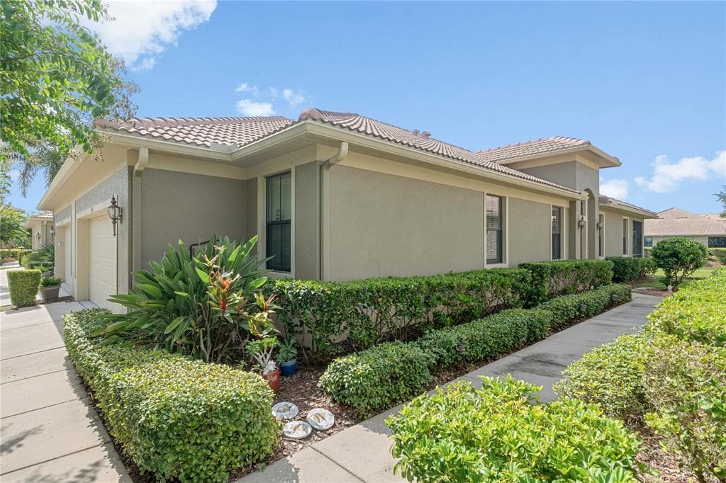 8218 CAPONATA BOULEVARD photo 6