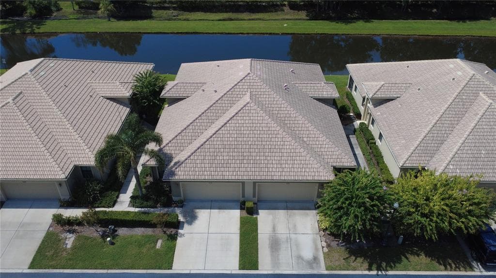 8218 CAPONATA BOULEVARD photo 3