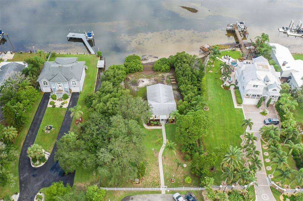 2030 GULFVIEW DRIVE photo 13
