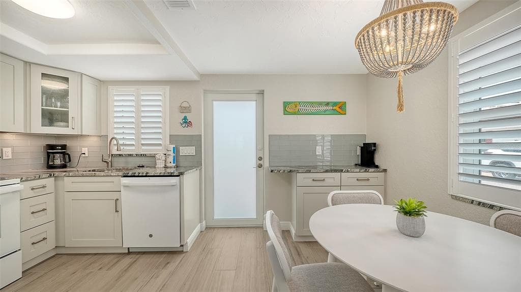 6154 MIDNIGHT PASS ROAD B5 photo 12
