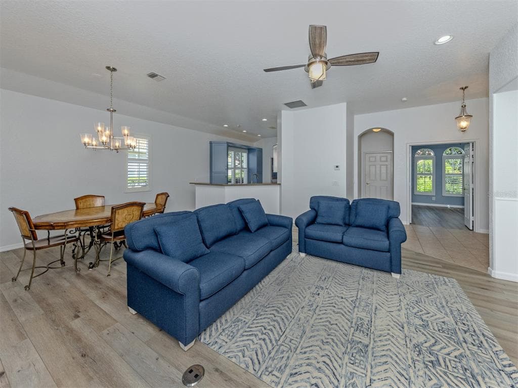 129 TREVISO COURT photo 14
