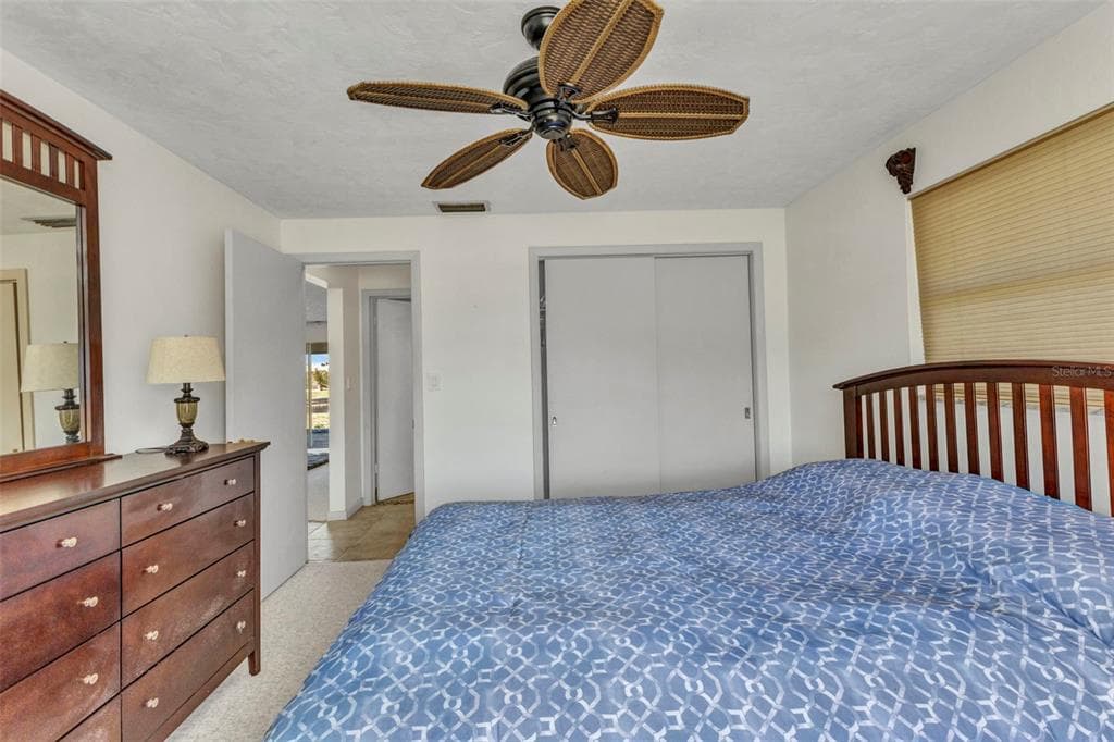 2350 W MARION AVENUE photo 12