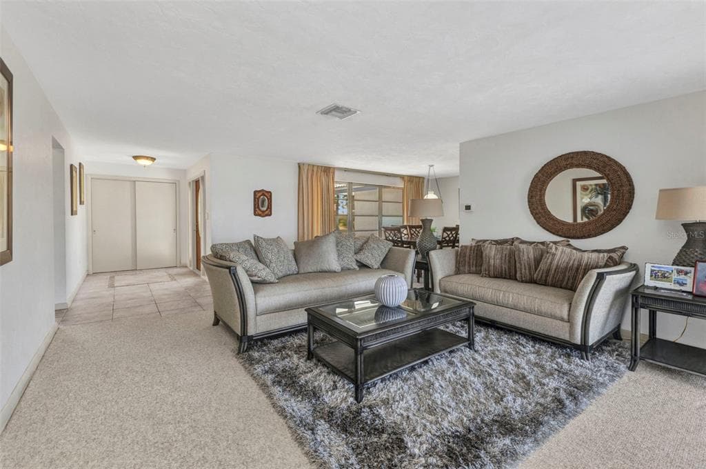 2350 W MARION AVENUE photo 3