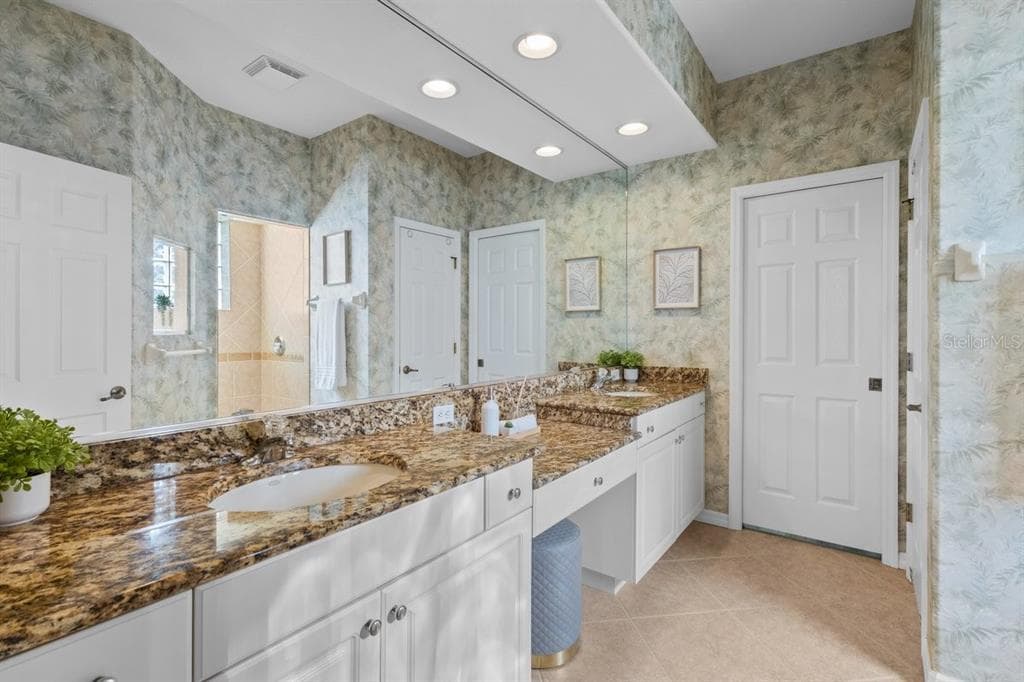 3927 WHISPERING OAKS DRIVE photo 23