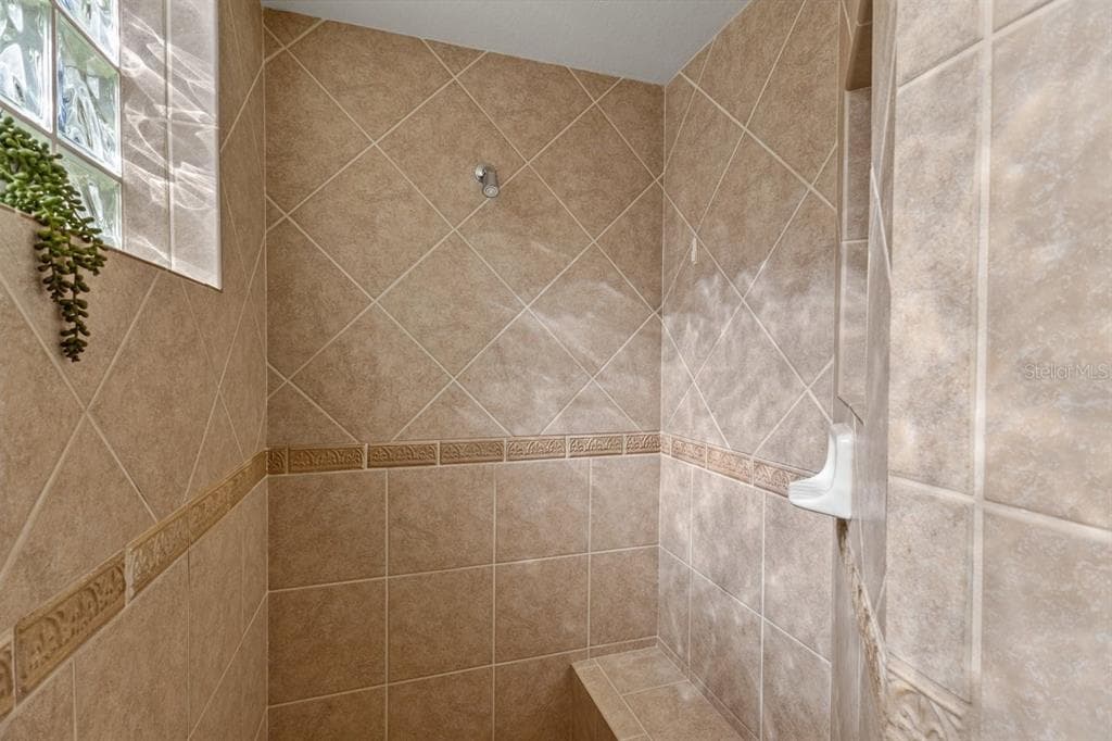 3927 WHISPERING OAKS DRIVE photo 25