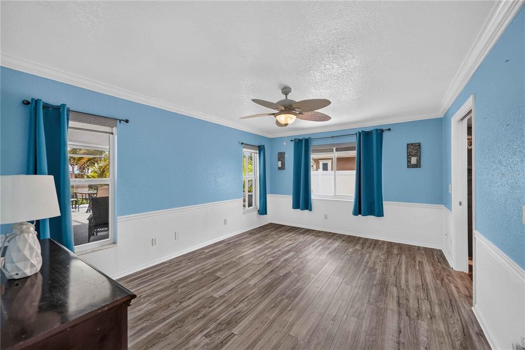 310 STRASBURG DRIVE photo 12