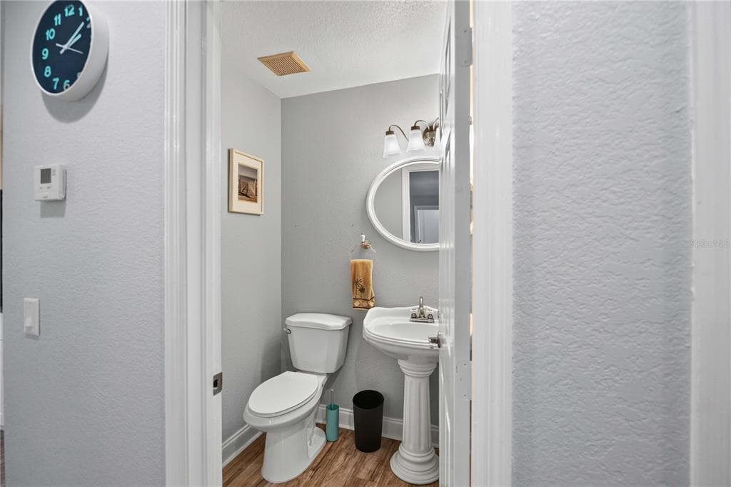 310 STRASBURG DRIVE photo 9