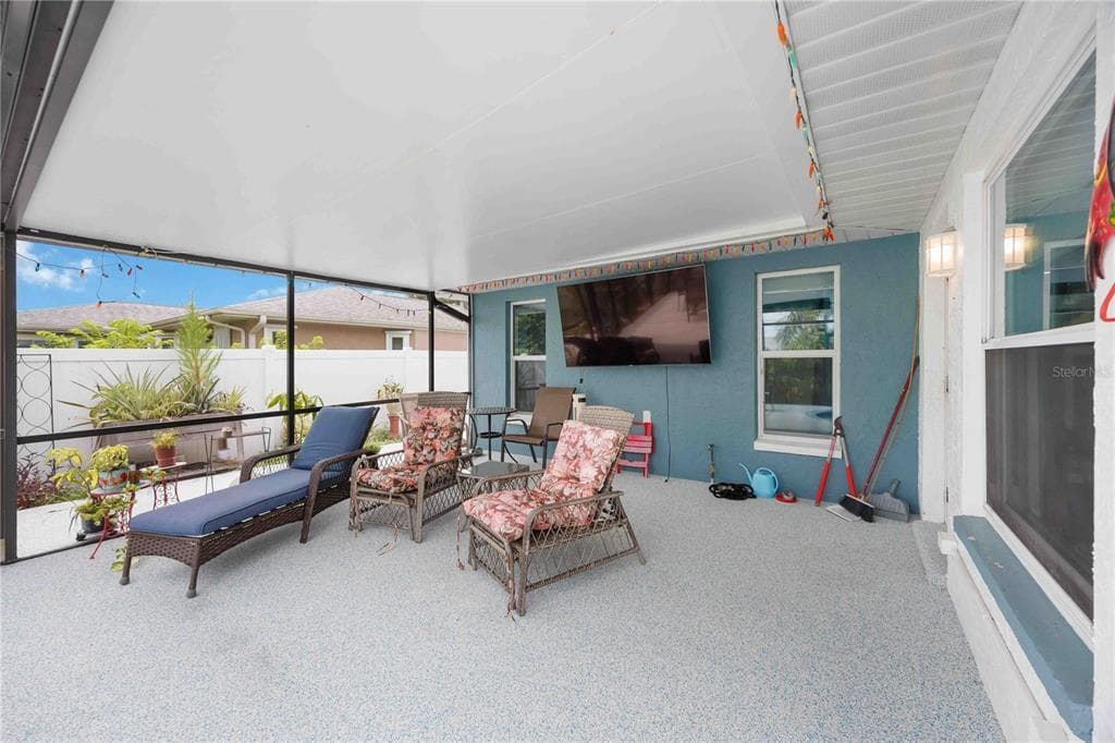 310 STRASBURG DRIVE photo 24
