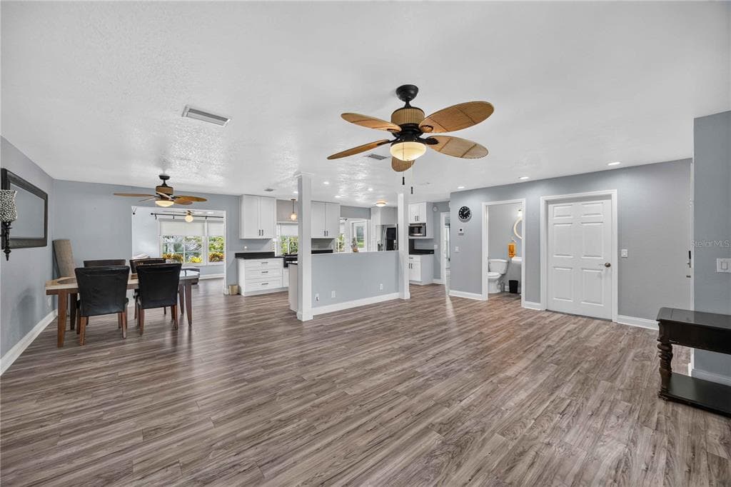 310 STRASBURG DRIVE photo 4