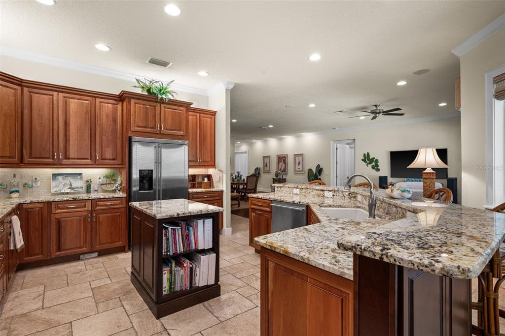 2622 GRAND LAKESIDE DRIVE photo 23