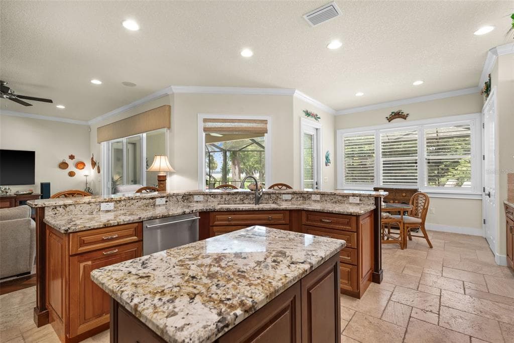 2622 GRAND LAKESIDE DRIVE photo 24