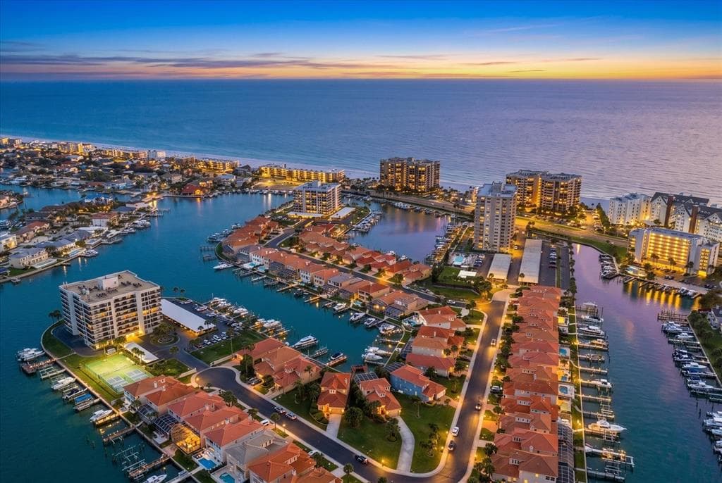 1620 SAND KEY ESTATES COURT photo 4