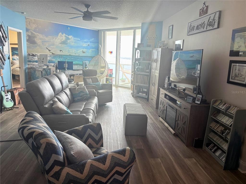 241 RIVERSIDE DRIVE 2308 photo 6