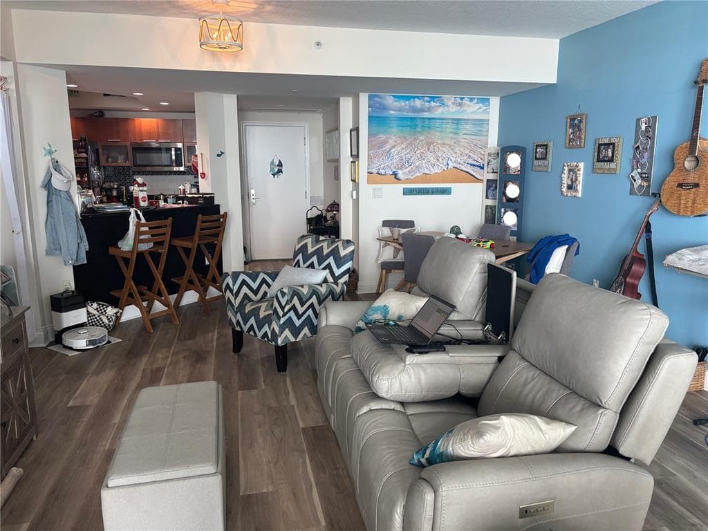 241 RIVERSIDE DRIVE 2308 photo 1