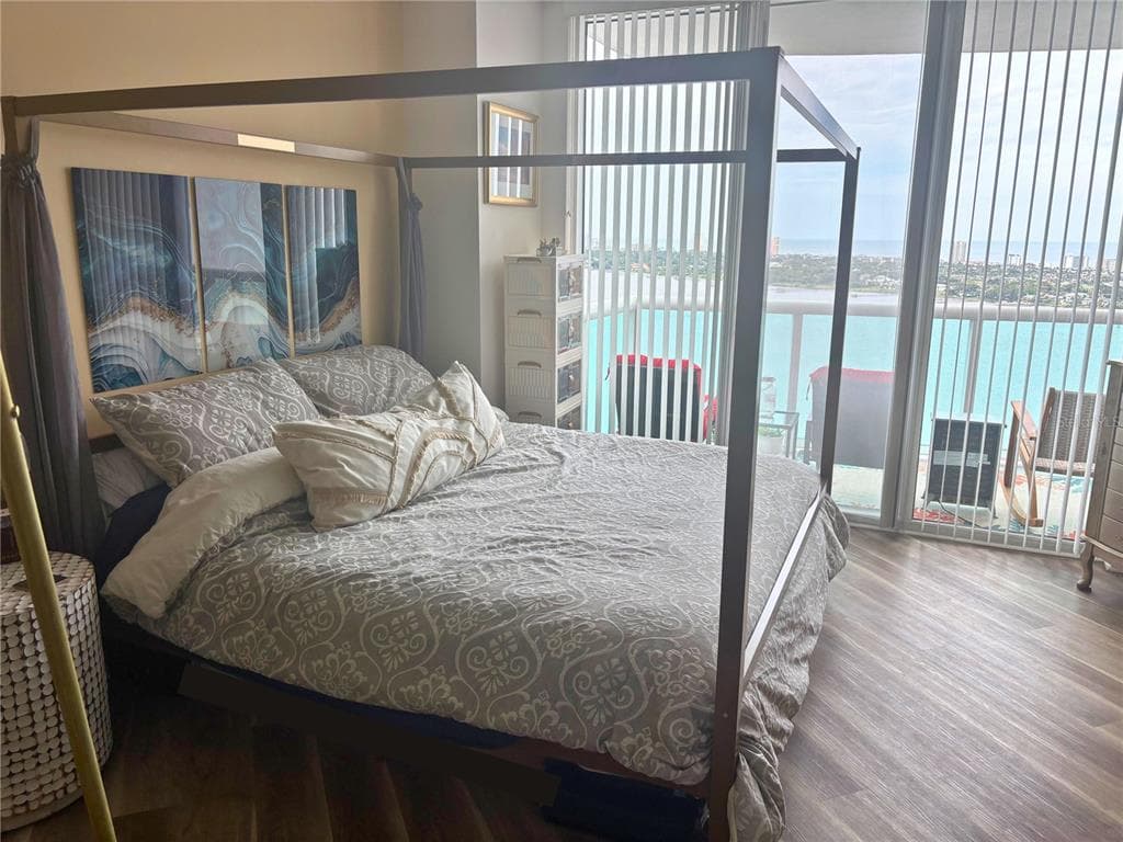 241 RIVERSIDE DRIVE 2308 photo 11