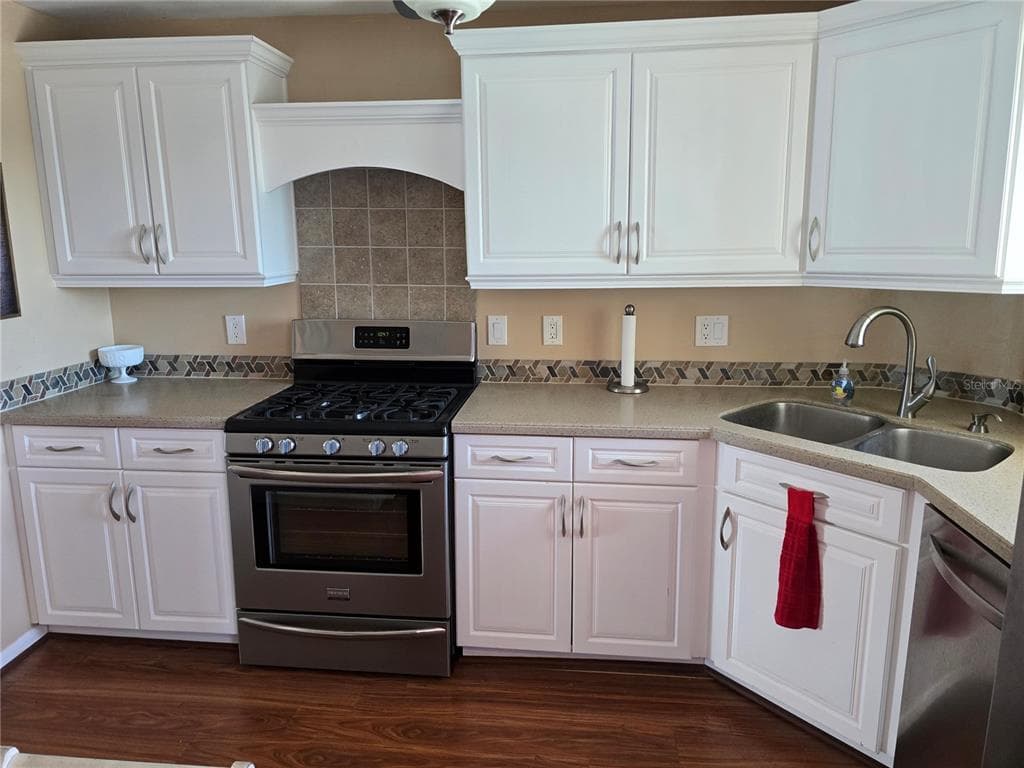 5980 SHORE BOULEVARD S 501 photo 12