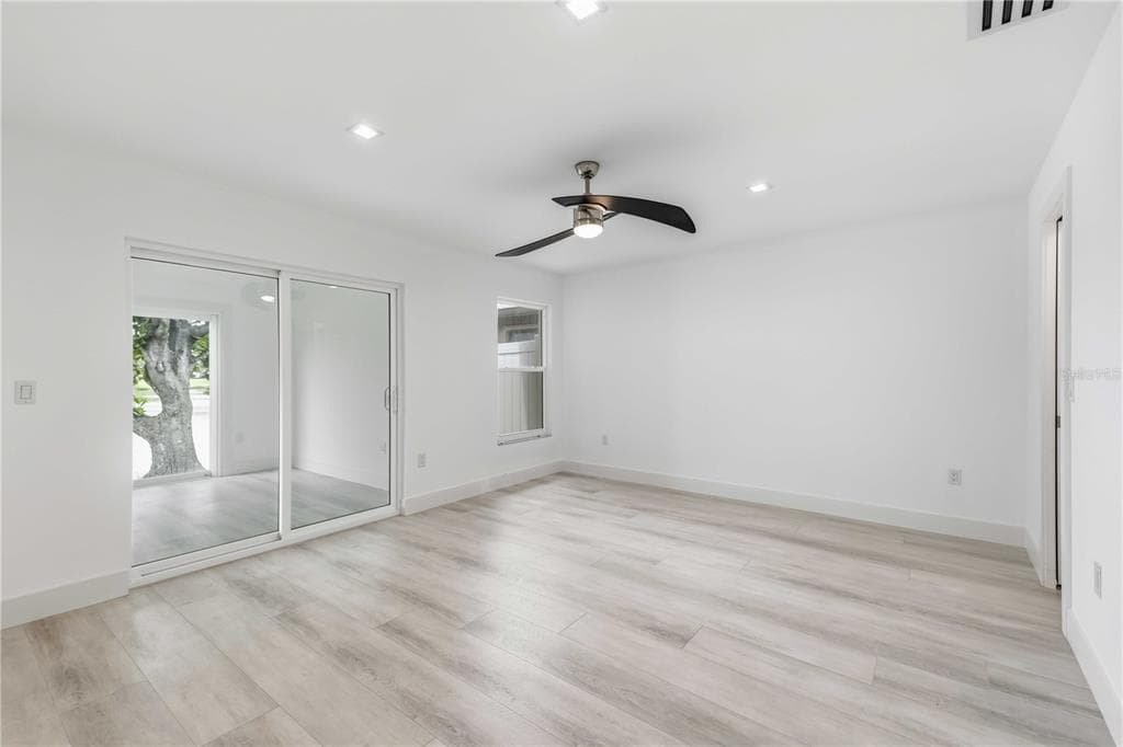 4756 OAK HILL DRIVE 16 photo 13