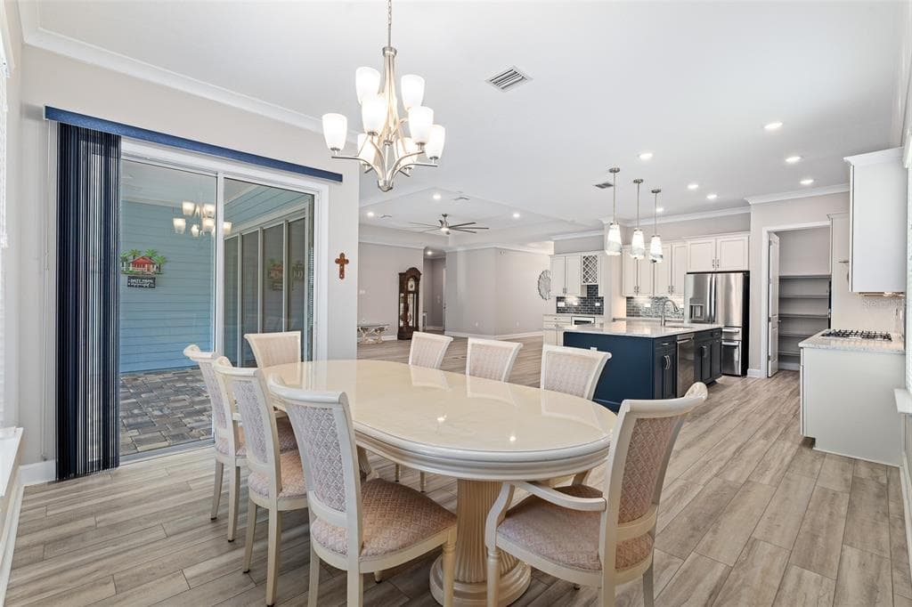 83 REVERIE DRIVE N photo 23