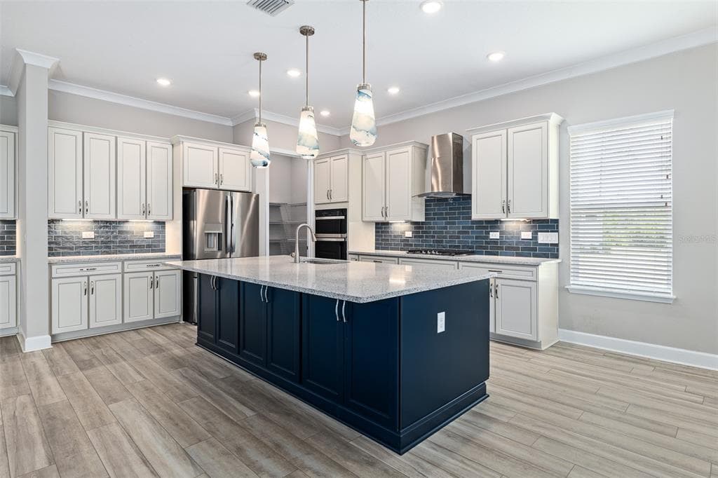 83 REVERIE DRIVE N photo 17
