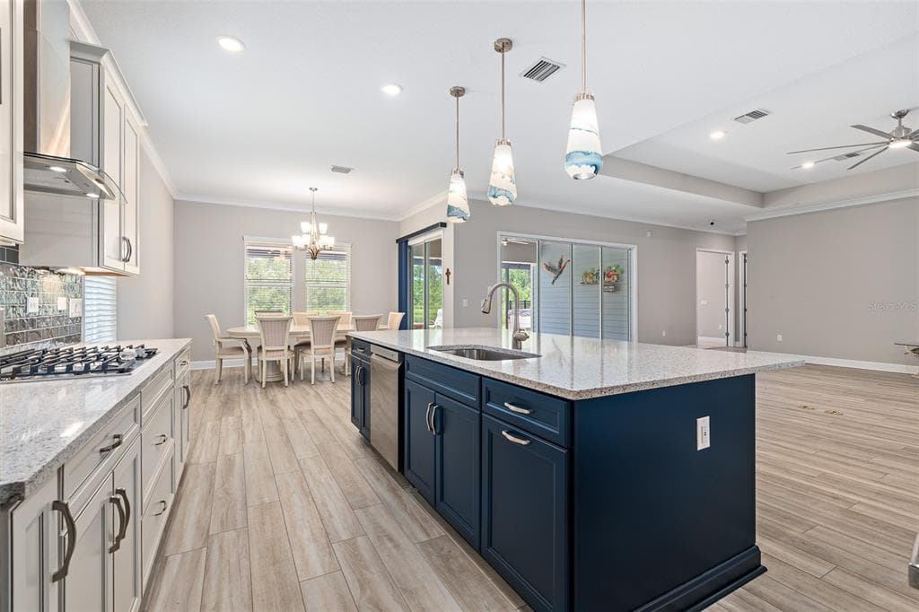 83 REVERIE DRIVE N photo 20