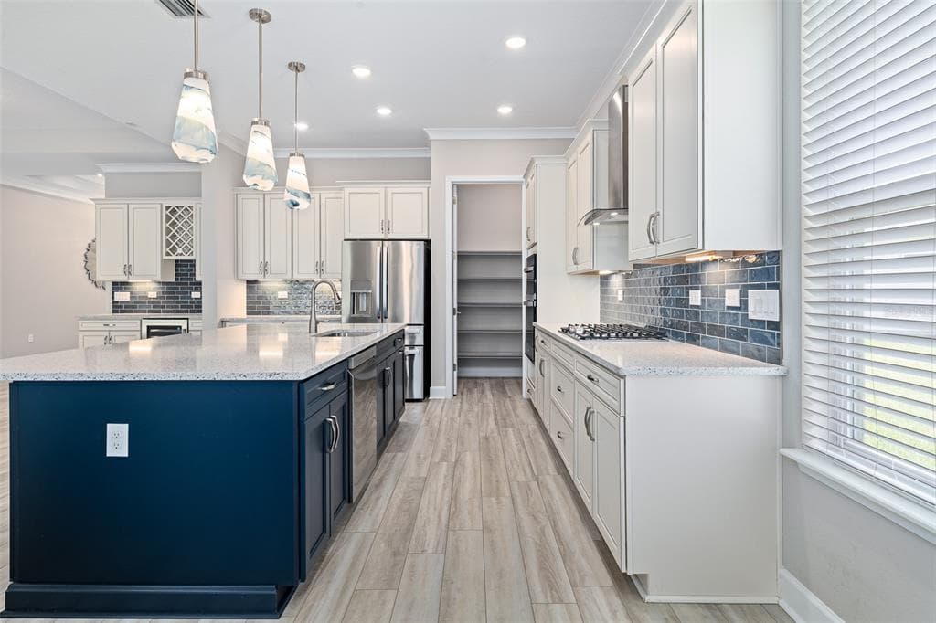 83 REVERIE DRIVE N photo 18