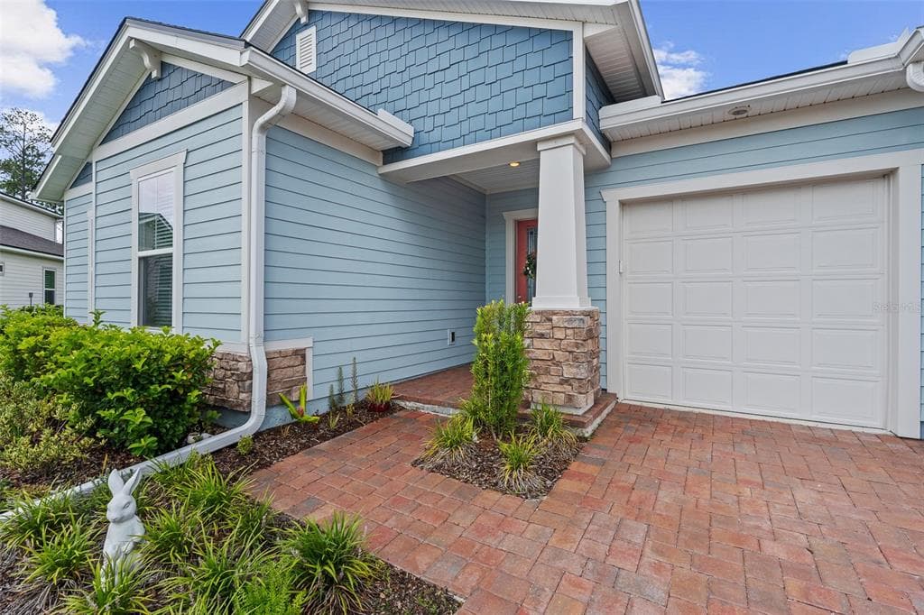 83 REVERIE DRIVE N photo 4