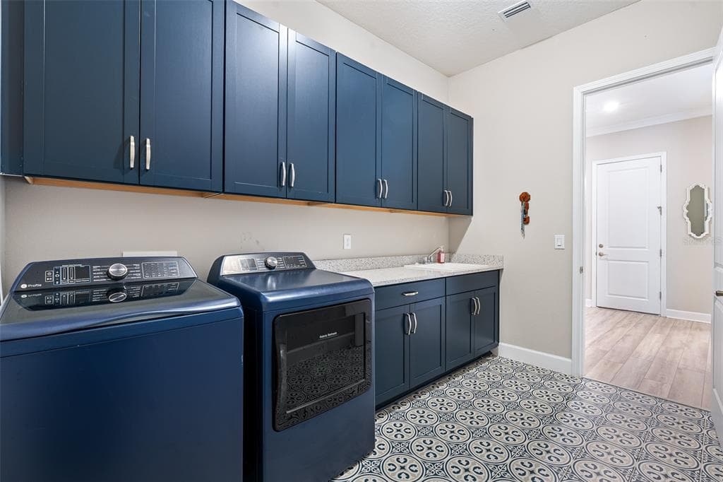 83 REVERIE DRIVE N photo 25