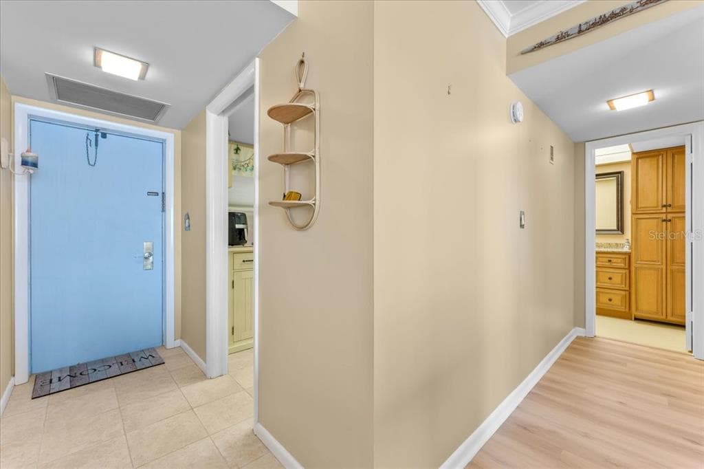 5020 BRITTANY DRIVE S 118 photo 14