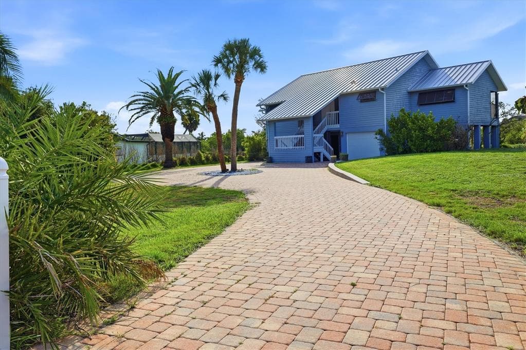 1649 MANOR ROAD photo 2